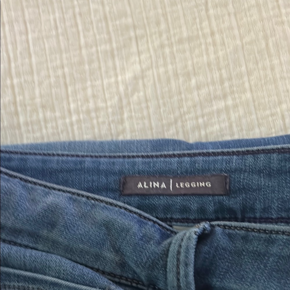 NYDJ Alina Women's Blue Jeans with lifttuck